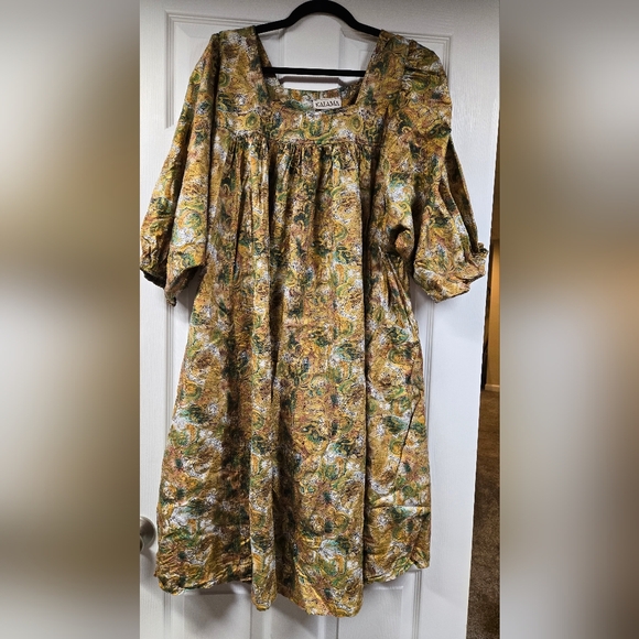 KALAMA Women's Dress with Gold and Green Pattern - Picture 1 of 4